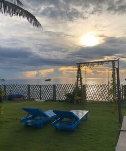 Villa 4 PN - Giáp biển gần nova